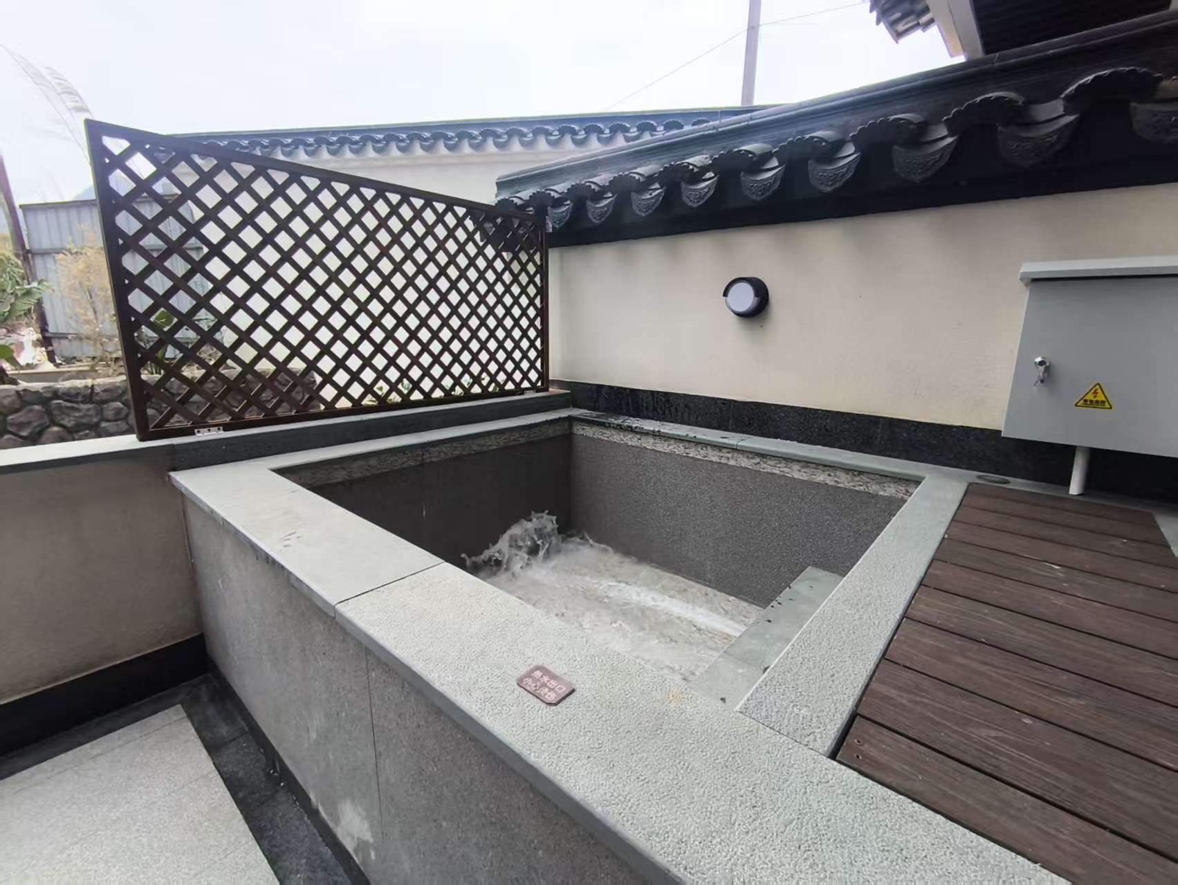 池畔親水溫泉雙床房（獨立泡池）