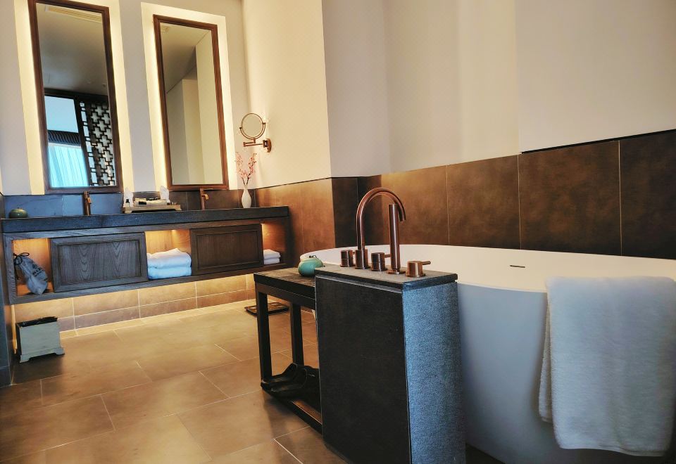 HU CHENG YALUX PoyangYuelu Family Room