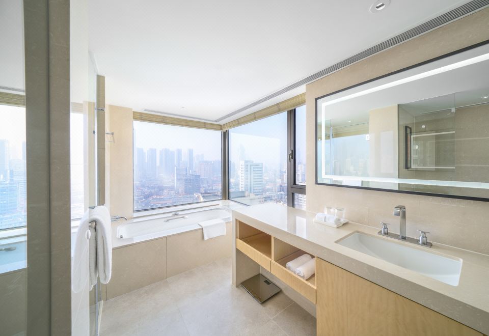 煥新高級大床間丨歷史風貌區城景