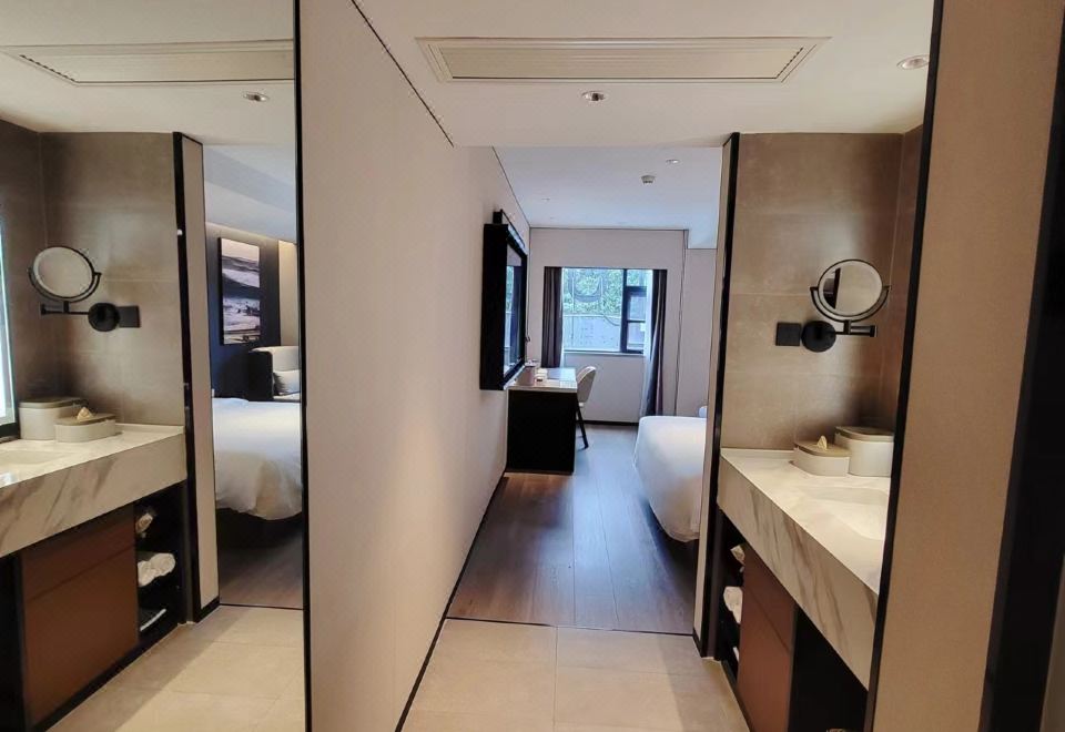 Executive Queen Room