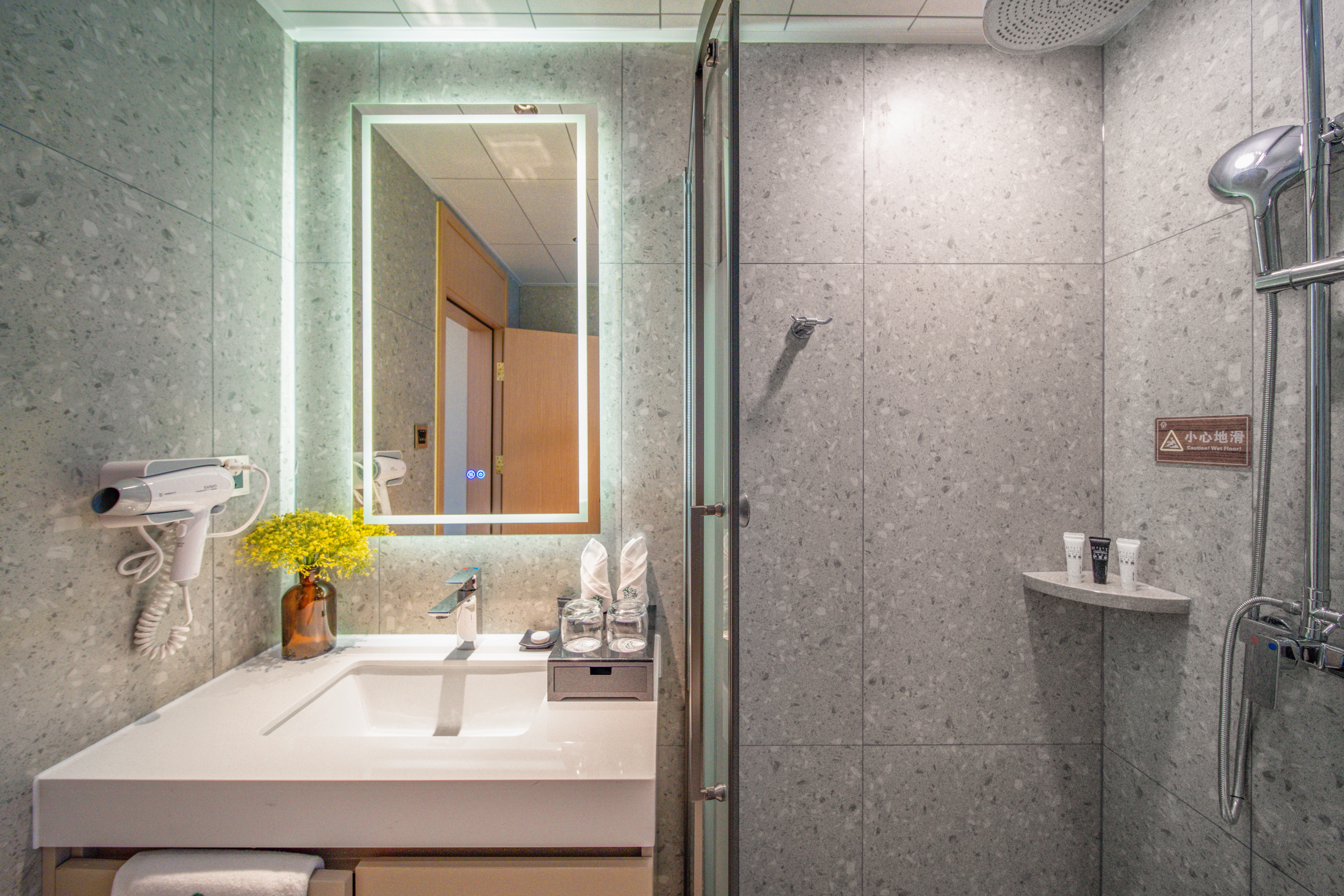 悦泉居两房一厅温泉套房I独立泡池