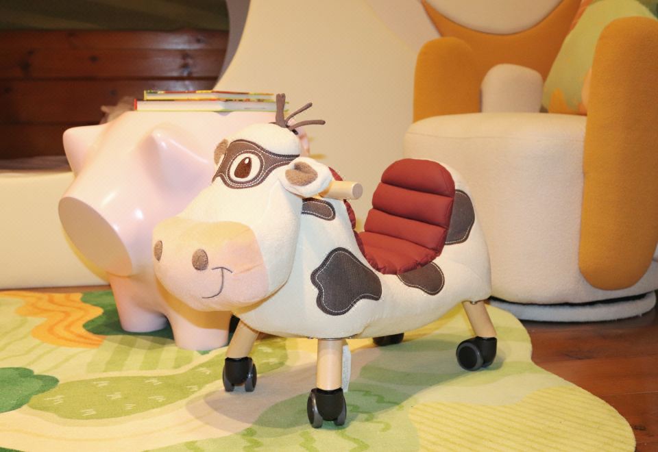 Wonderland Resort ZhujiCute Pet Theme Family Room