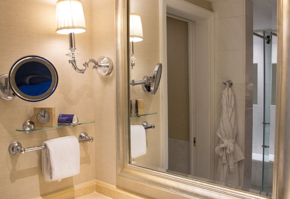 Park Hyatt SaigonPark King City View