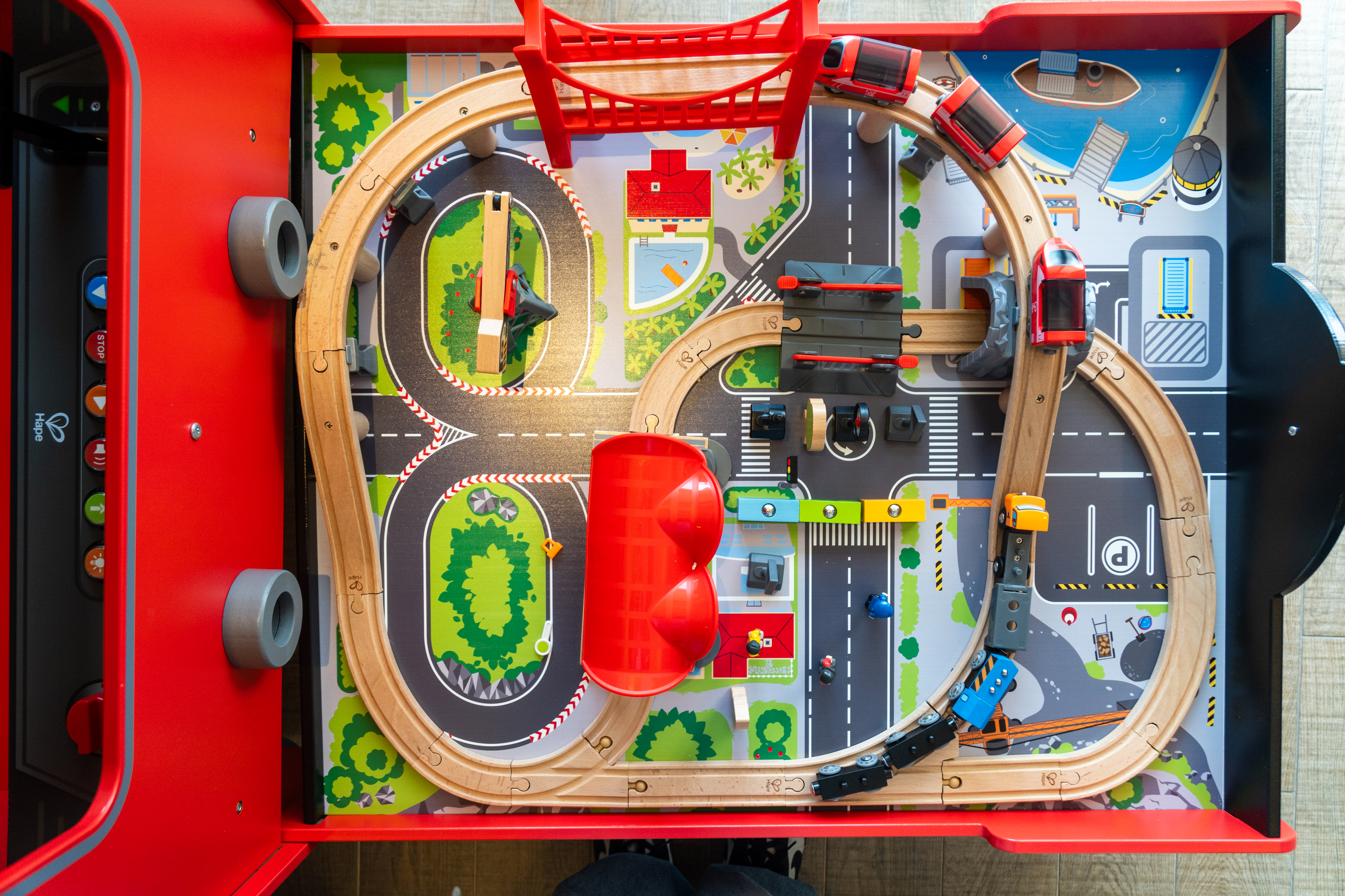 酷芽火车HAPE两房一厅亲子套房