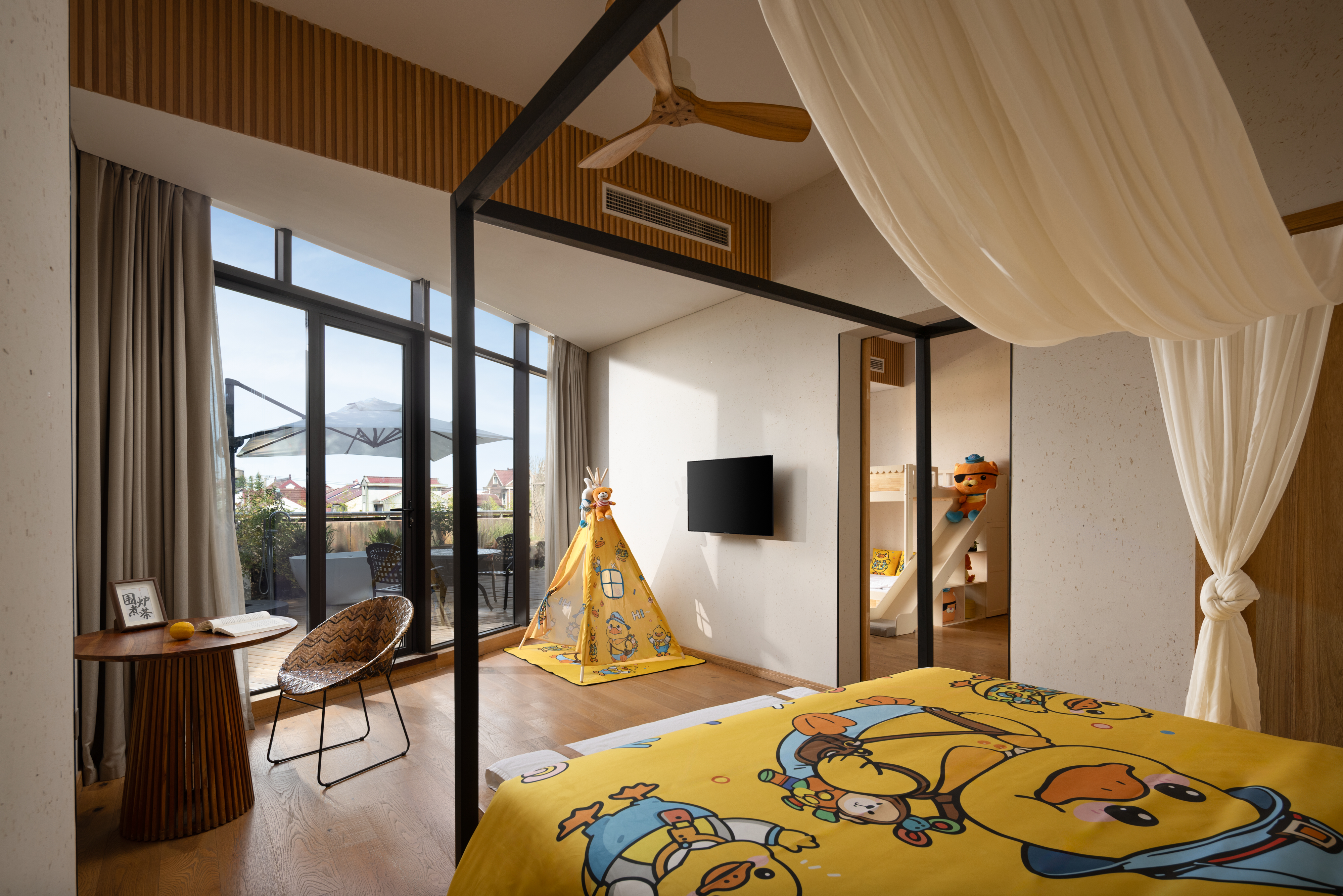 滑滑梯亲子套房（独享露台花园+私汤）