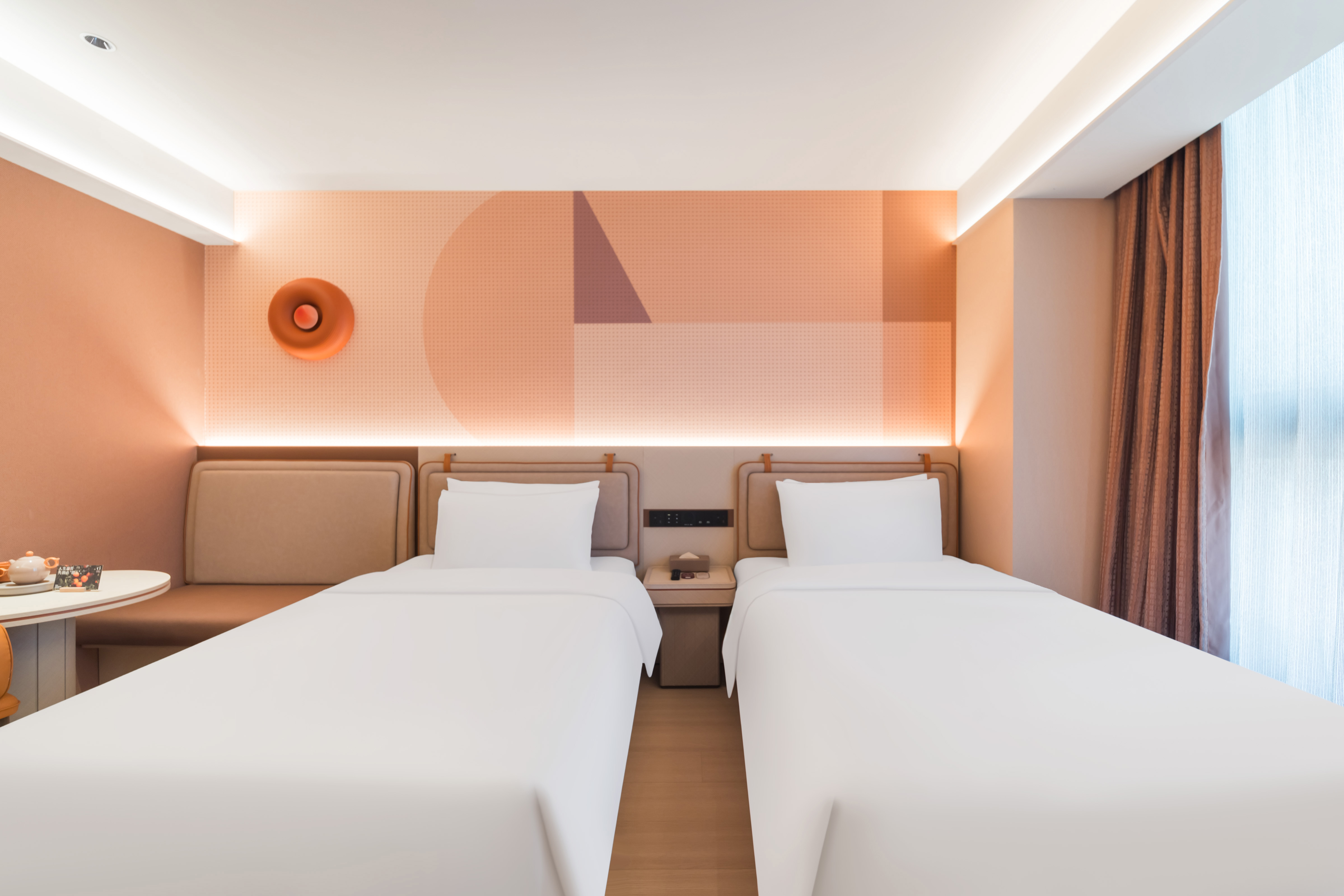 高級雙床間（小冰箱+智能客控+電視投屏）