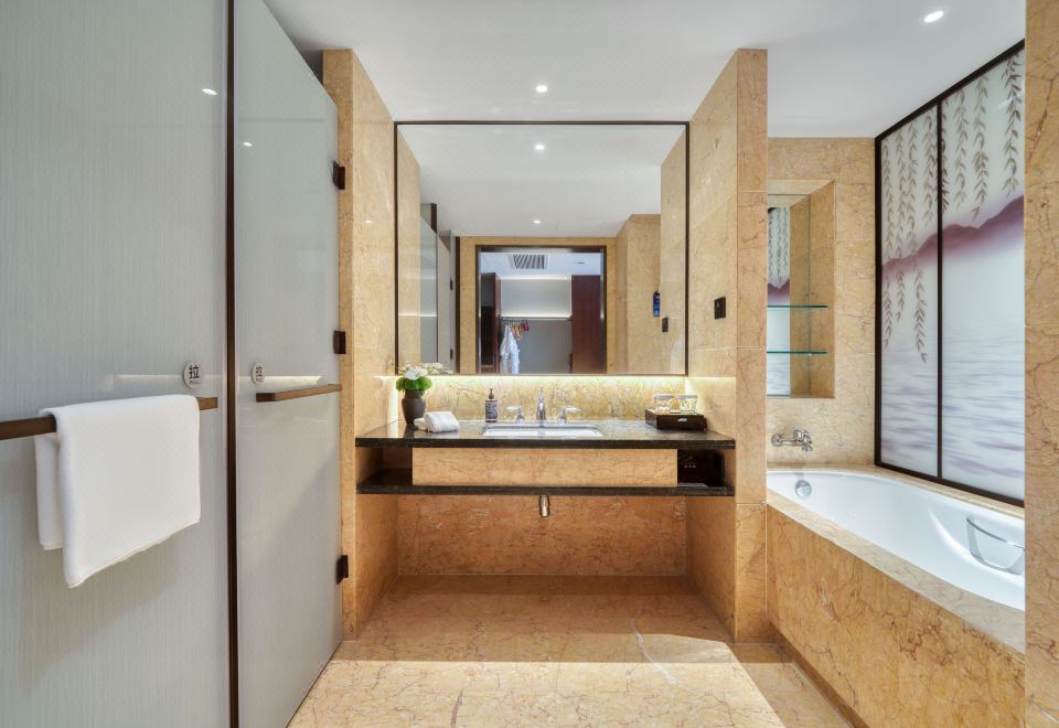 ZhouShan CaiFu HotelRenewed Double Bed Room (Sleep-Inducing Latex Pillow + Screen Casting + Mini Fridge)