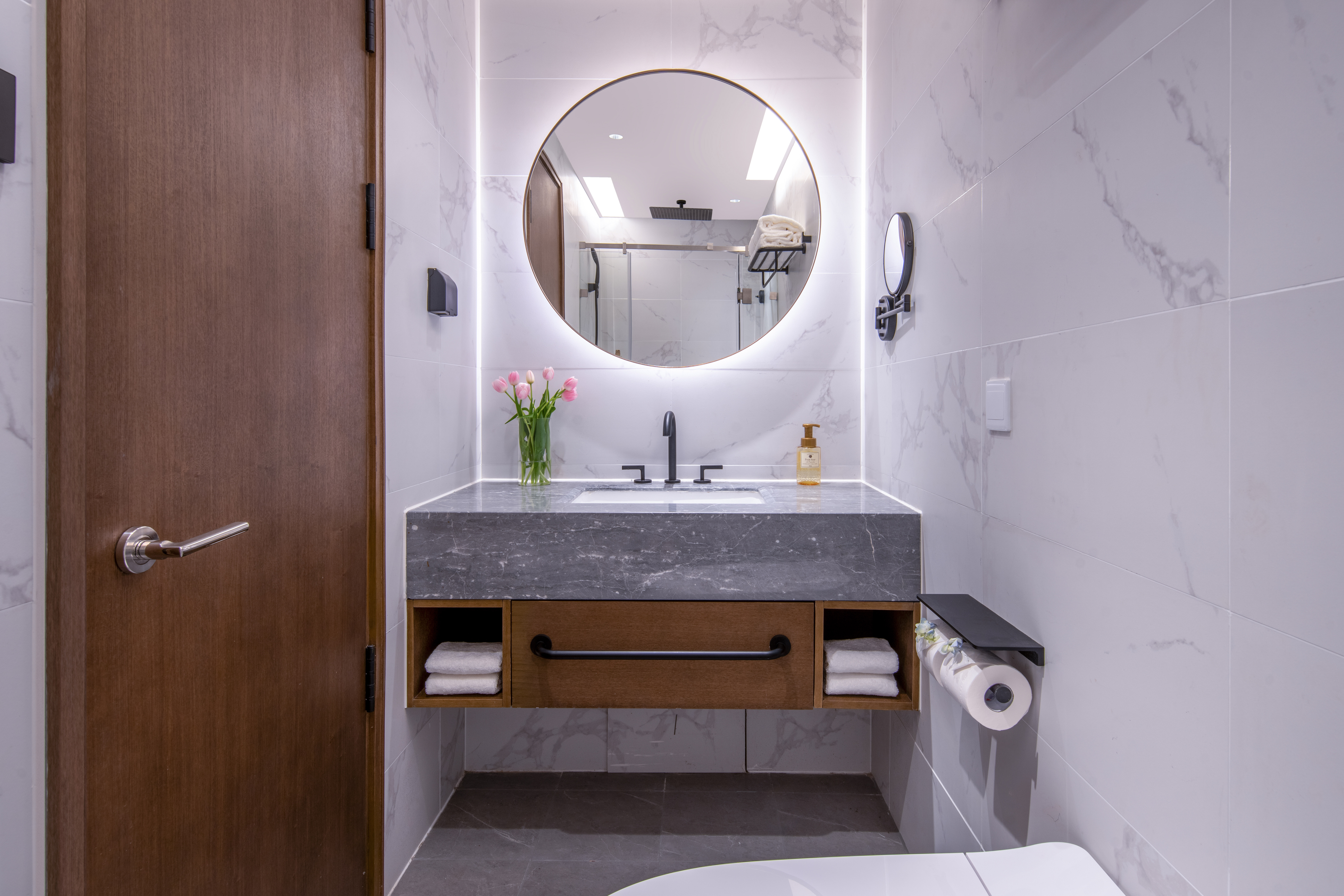 豪华大床房（智能客控+深睡枕+小冰箱）