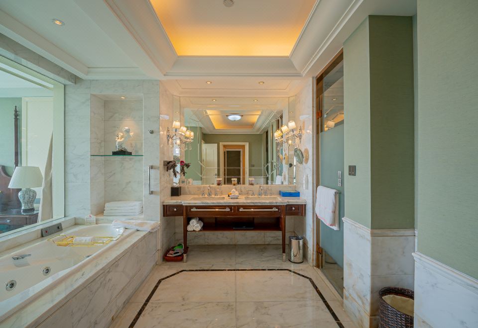 SeaView Garden Hotel QingdaoFamily Friendly Suite - Garden-View