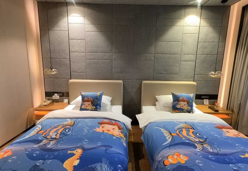 Qinglongshanzhuang HotelFamily Friendly Themed Room (2 Beds) (Building 2)