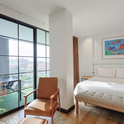 Superior Family Modern Room