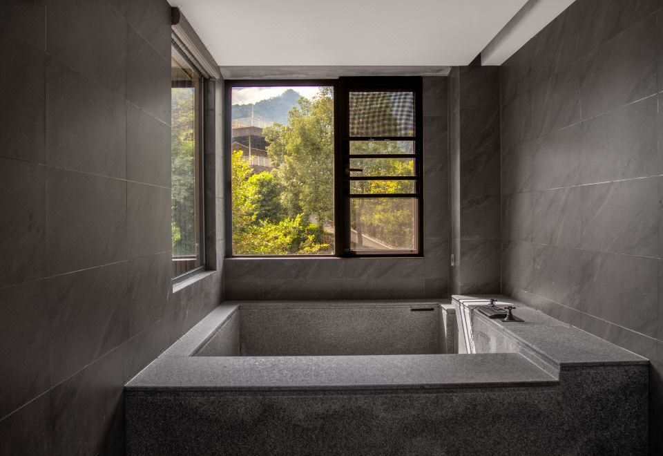 FUZHOU ROYAL HOT SPRING HOTEL & RESORTQingyun Pavilion - Tea House(one Bedroom, One Living Room+indoor Hot Spring Pool)