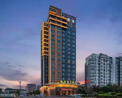 Rongting Holiday Inn Luoping Hotels in Luopingxian
