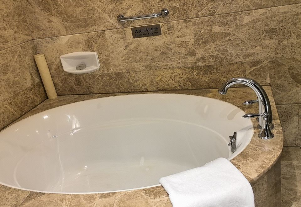 行政景观套房（小度音箱+助眠床垫+180度全景）