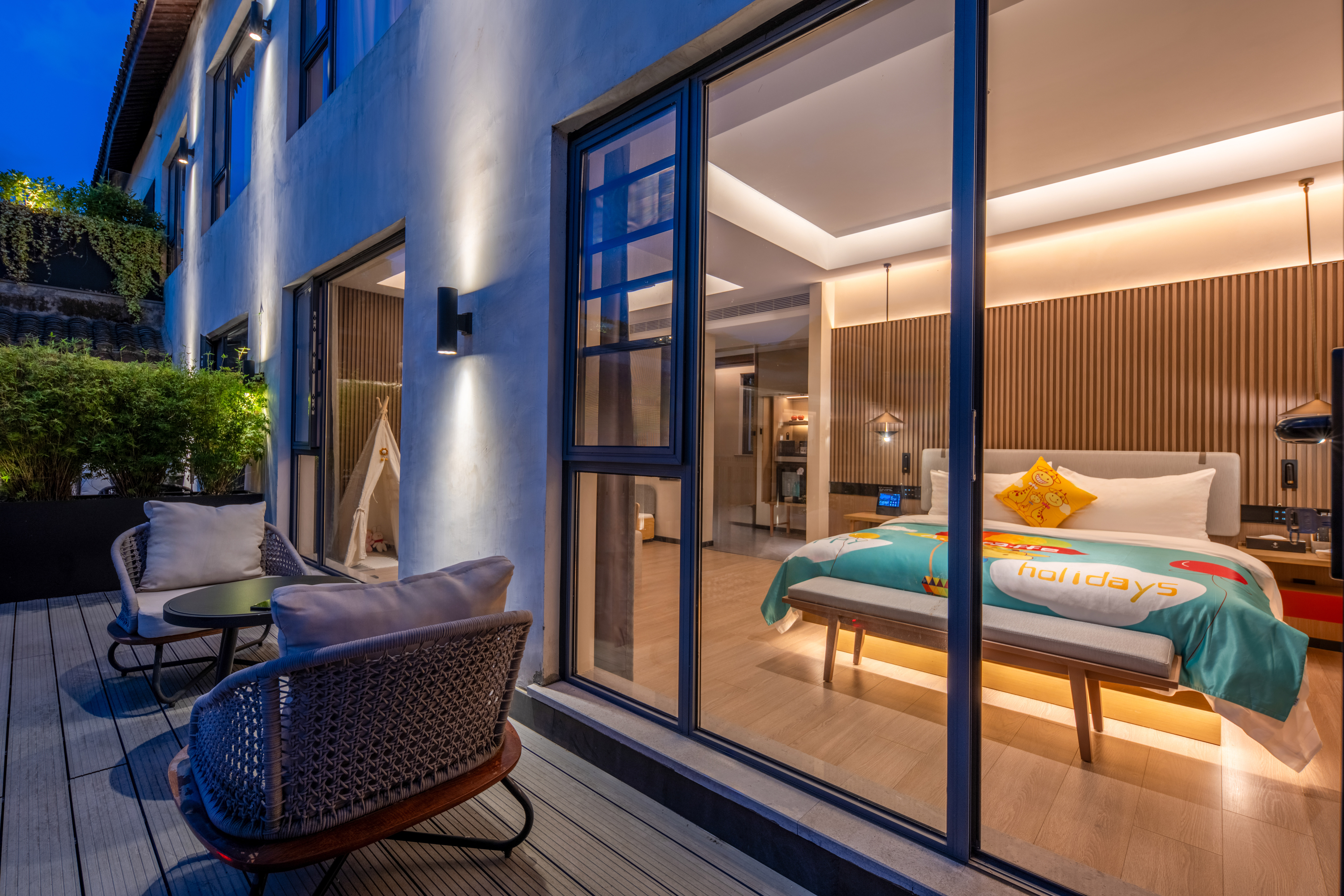 龙山院景·阳台景观家庭房（舒享景观+落地窗）