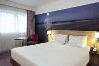 Novotel London Stansted Airport Hotel a 