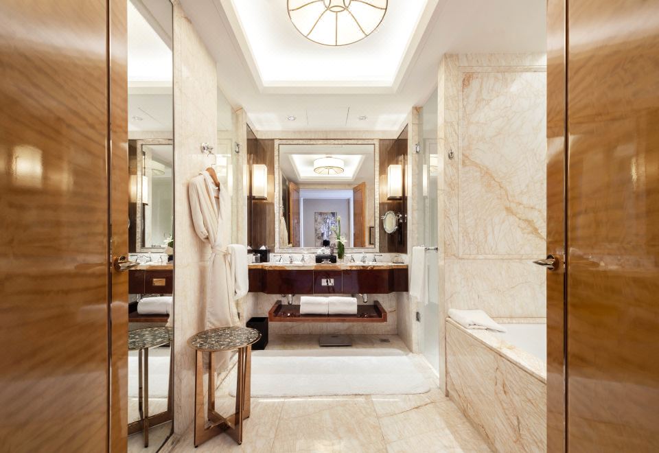 The Ritz-Carlton ChengduSquare View King Room