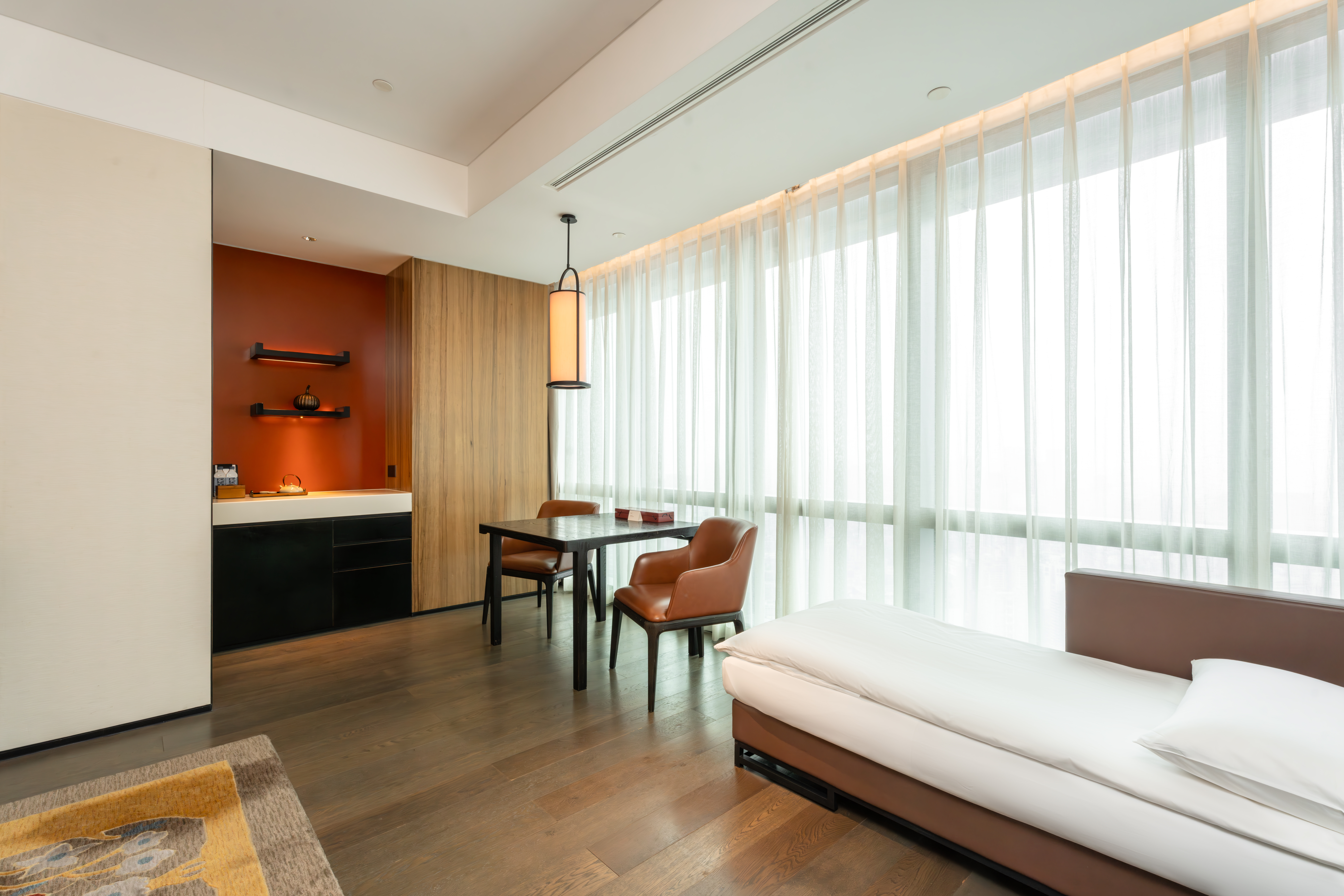 君悦豪华大床房（带单人梳化床）