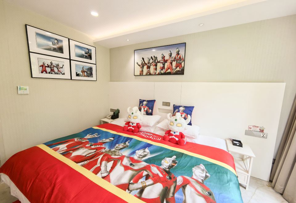 Shanghai Yiqinyuan ResortUltraman Themed Double Bed Room