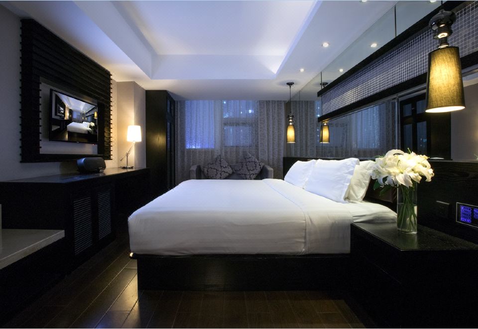 标准大床房（智能客控+金可儿床垫+迷你冰箱）