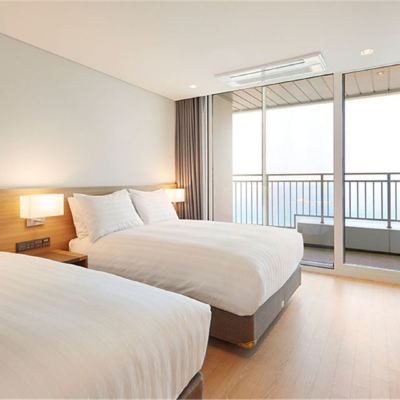 [3인 전용] 디럭스 트윈룸 소나무 또는 호수전망 - 자쿠지 사용불가 스카이베이 호텔 경포 쿠폰