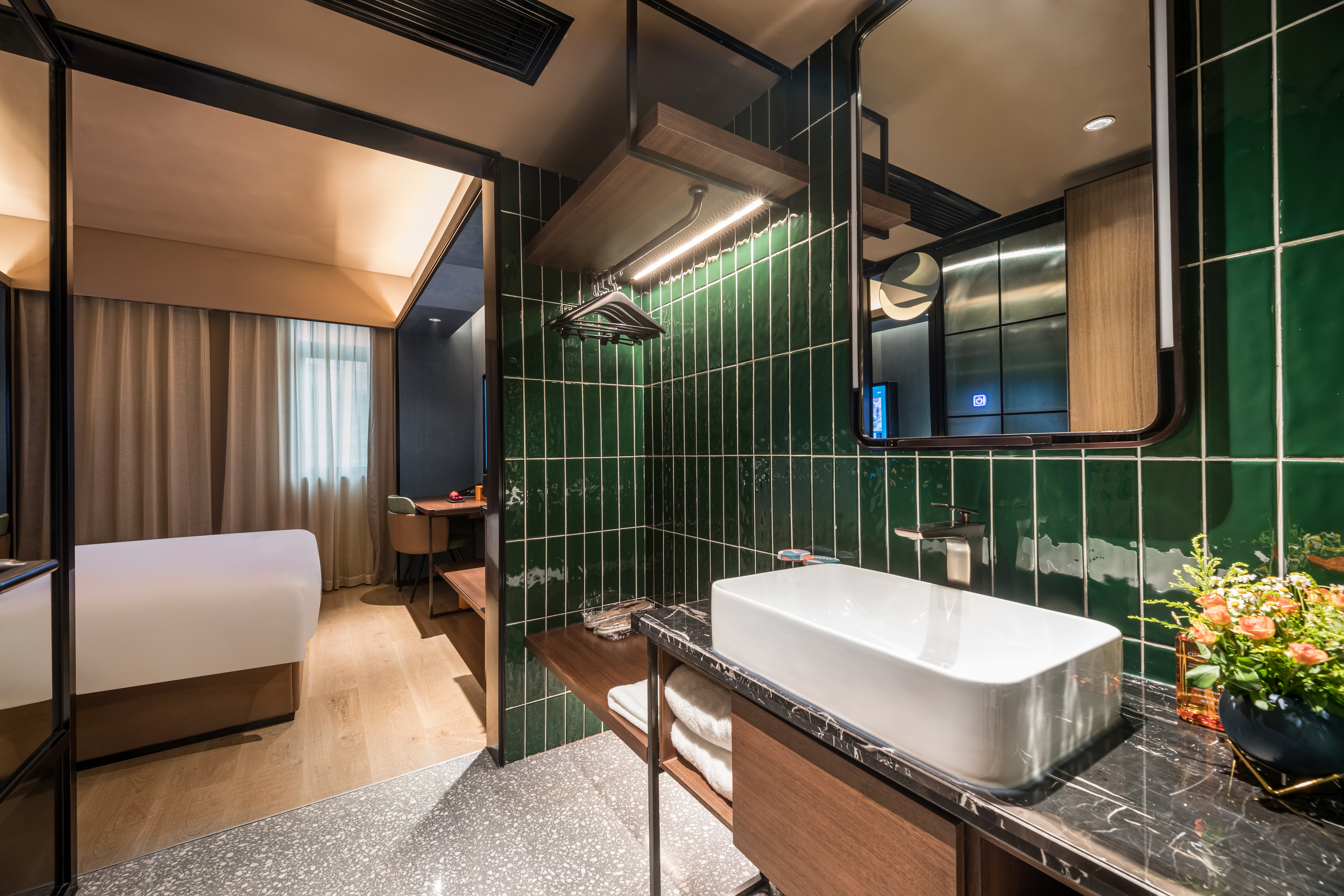 大床房（智能客控+KINGKOIL床垫+迷你冰箱）