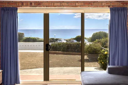 Bicheno Spa Villa