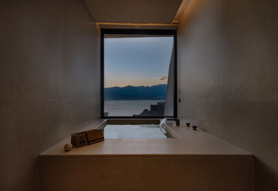 海景高級特大床房03「戴森吹風機+全屋智能」