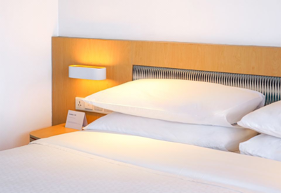 豪華房，配備 1 張特大床