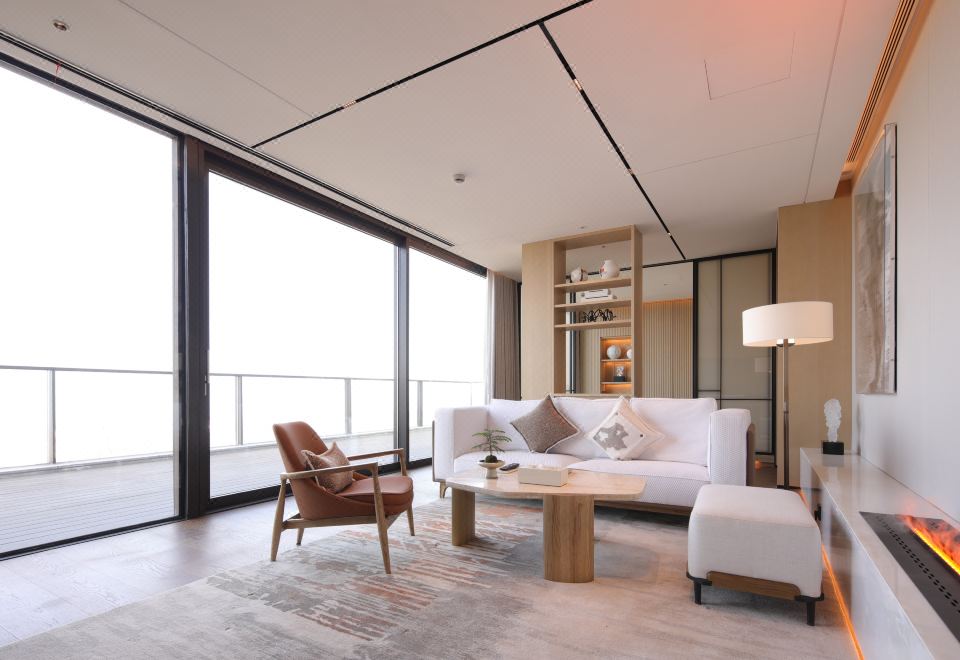 Private Hot Spring Courtyard Villa Suite With Full Lake View