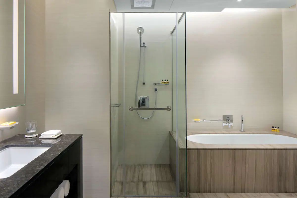 俱乐部豪华特大床间