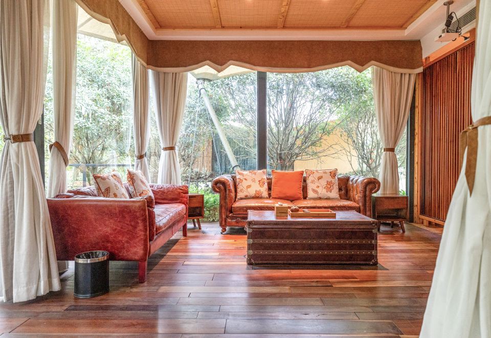 Chengdu Miaoxi Wild Luxury Resort HotelTent - River-View (Double Bed)