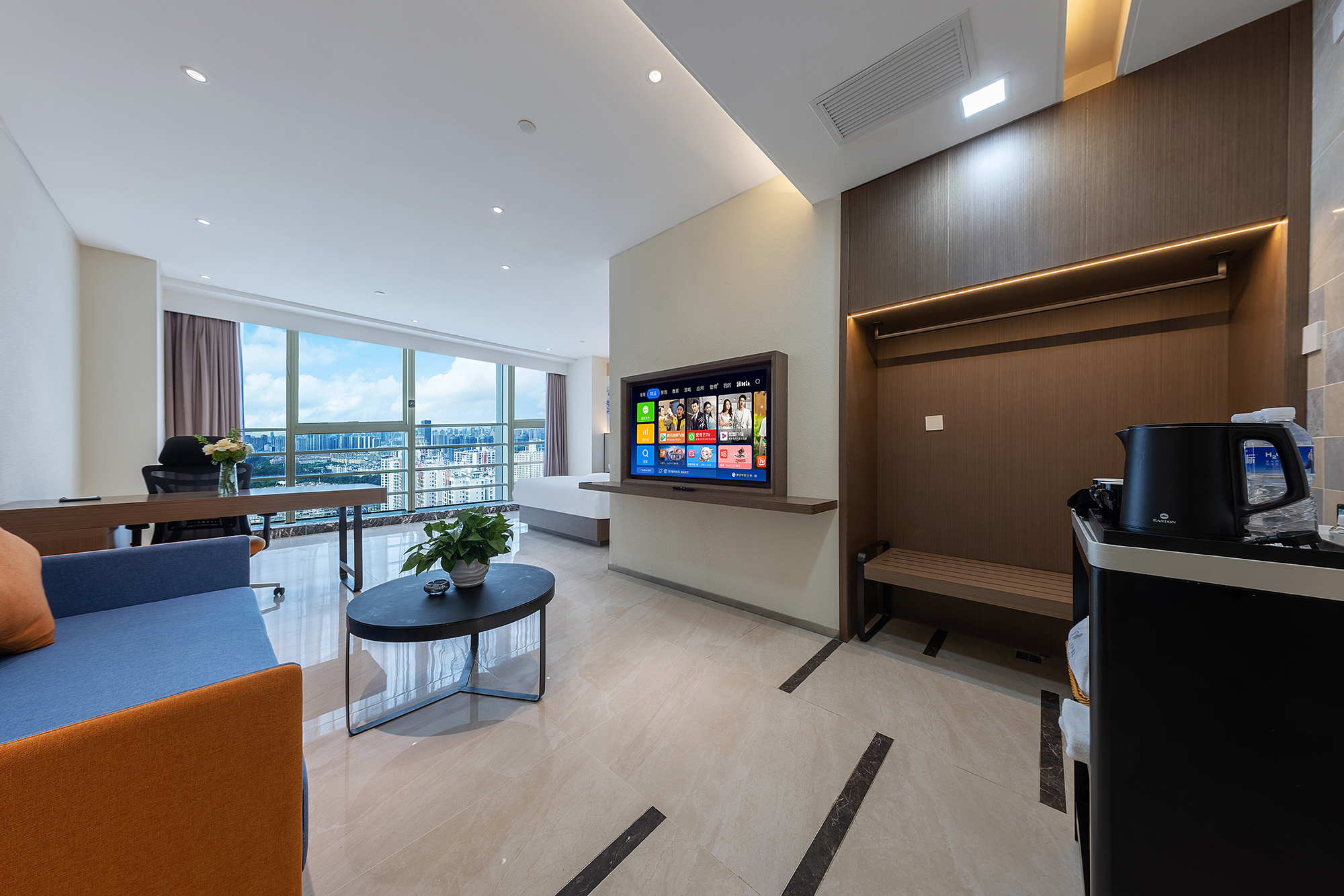 观云·天际山景情侣大床套房[4层隔音+城市天际+80S一级抗菌防蟎亲肤布草]