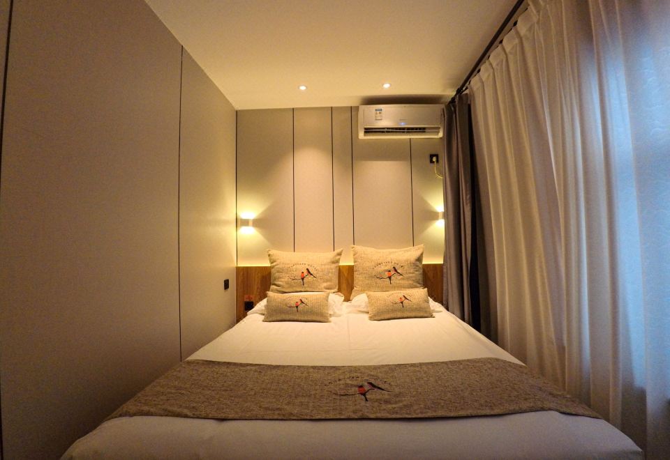 Xitang Hotel (Shijiazhuang Railway University) Suite (Double Bed)