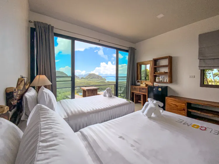 Superior Panorama View With Twin