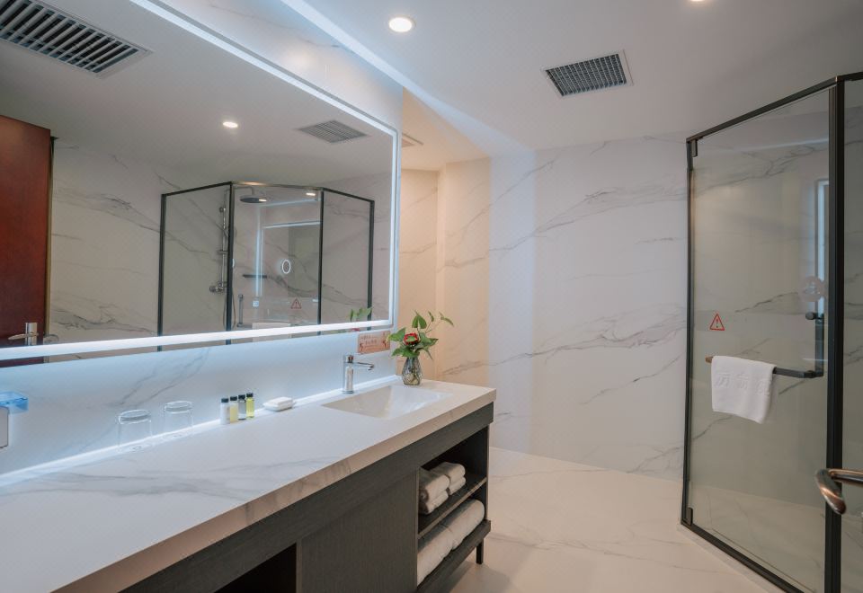 行政套間（保險箱+加濕器+小冰箱）