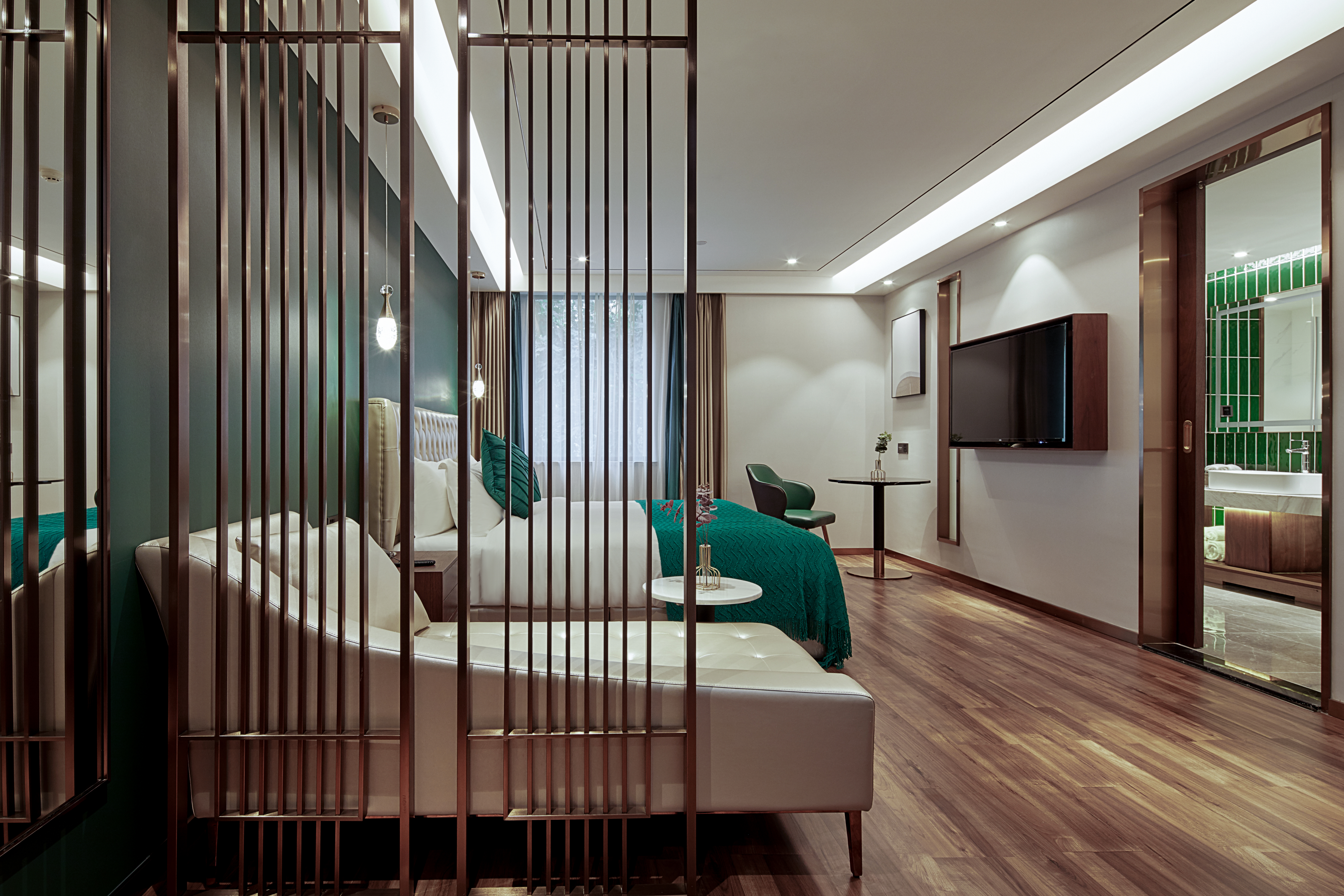 致雅大床房（超大衞浴化粧间+零压记忆床垫+智能客控）