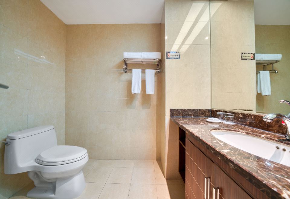 露台湖景大床房