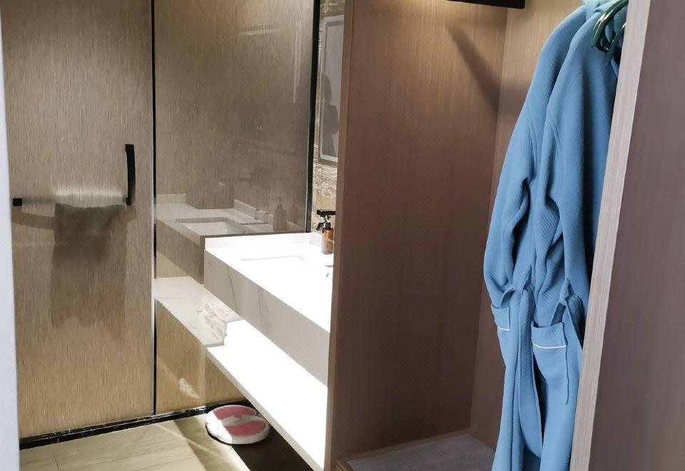 Xizi Light Luxury Hotel (Urad Qianqi Government Store)Premier Family Smart Suite