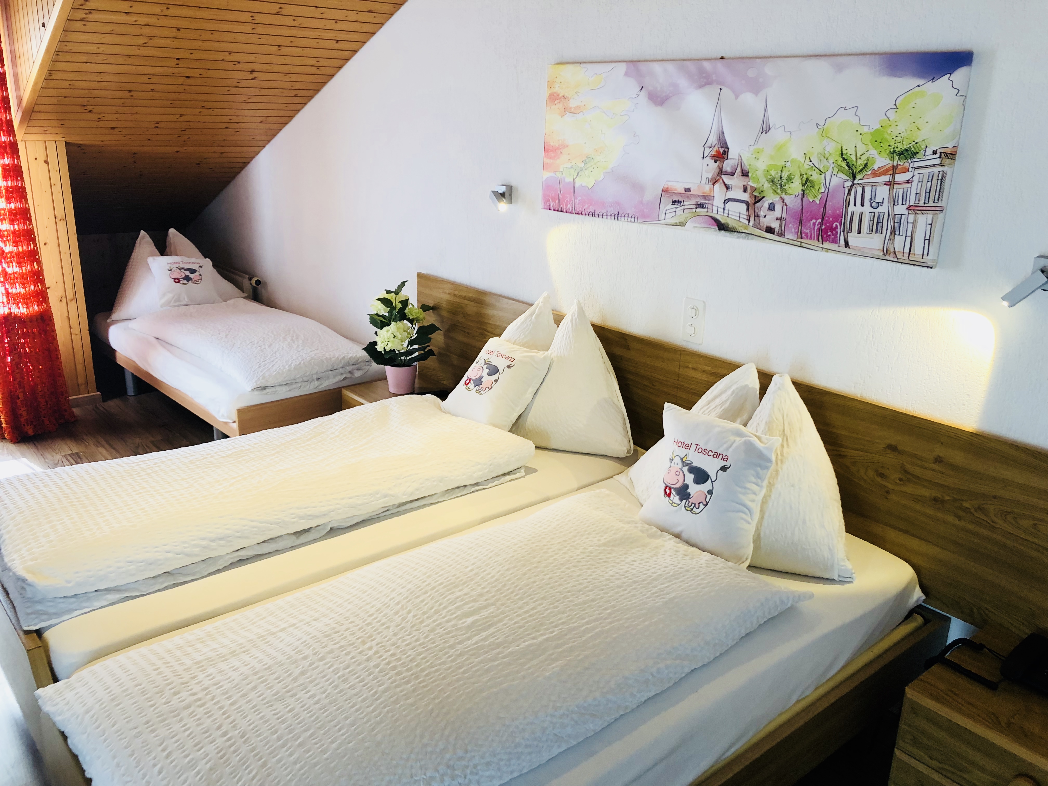 阁楼三人房（带空调）