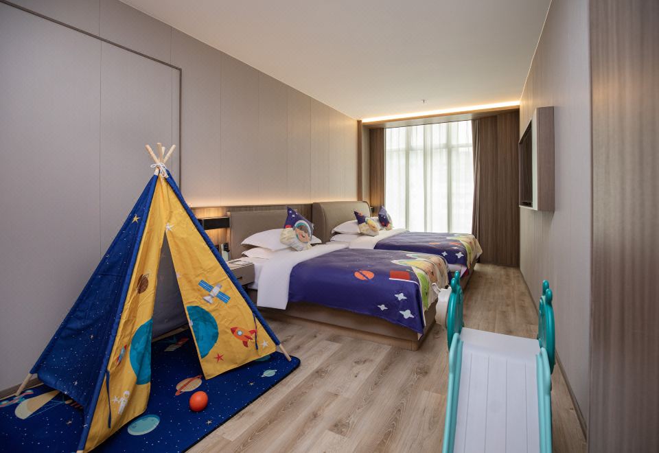 親子家庭房（智能馬桶窗簾+小帳篷滑滑梯+小童洗漱用品