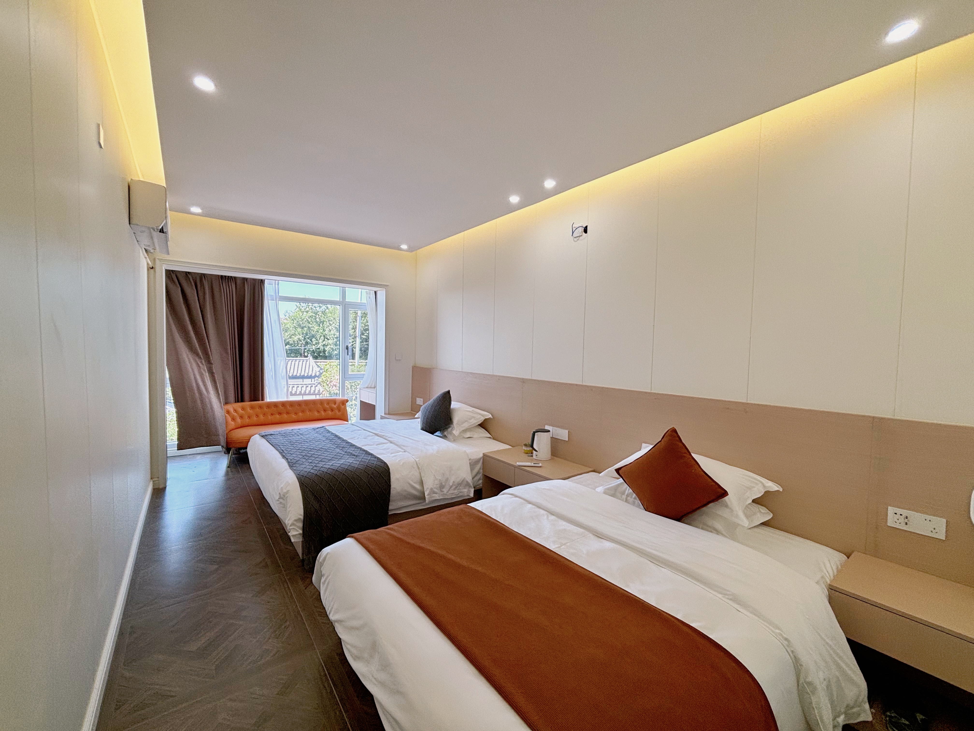 鑫璨-商务双床房