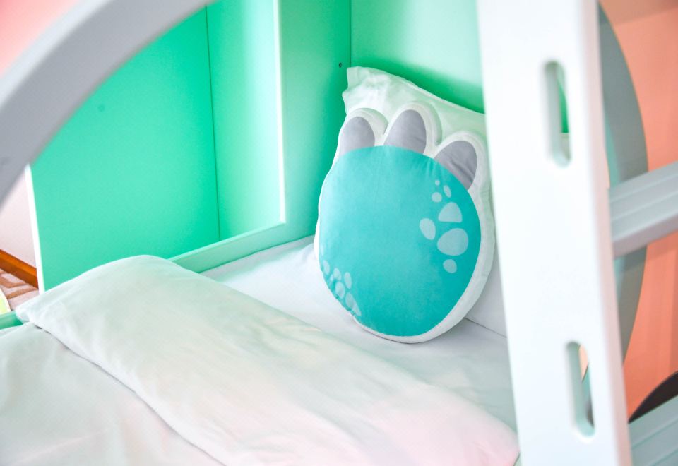 Swiss Grand NanchangDinosaur Fantasy Egg Family Suite