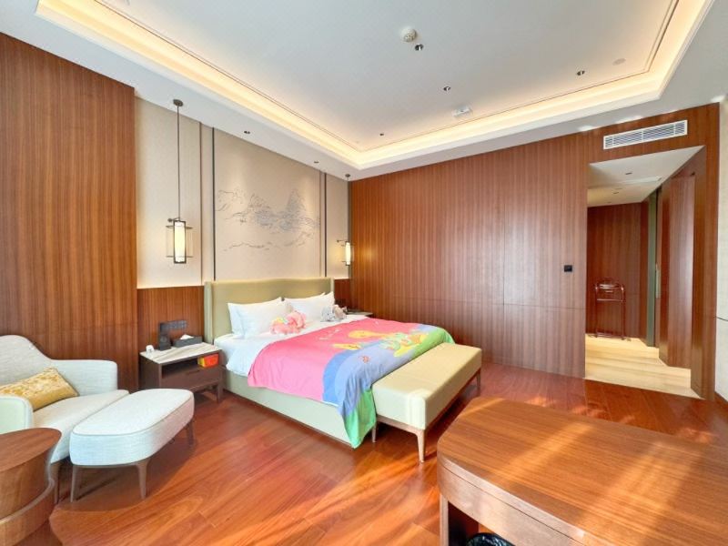 家庭套房A（二居室大空間+超大露台+全屋新風）