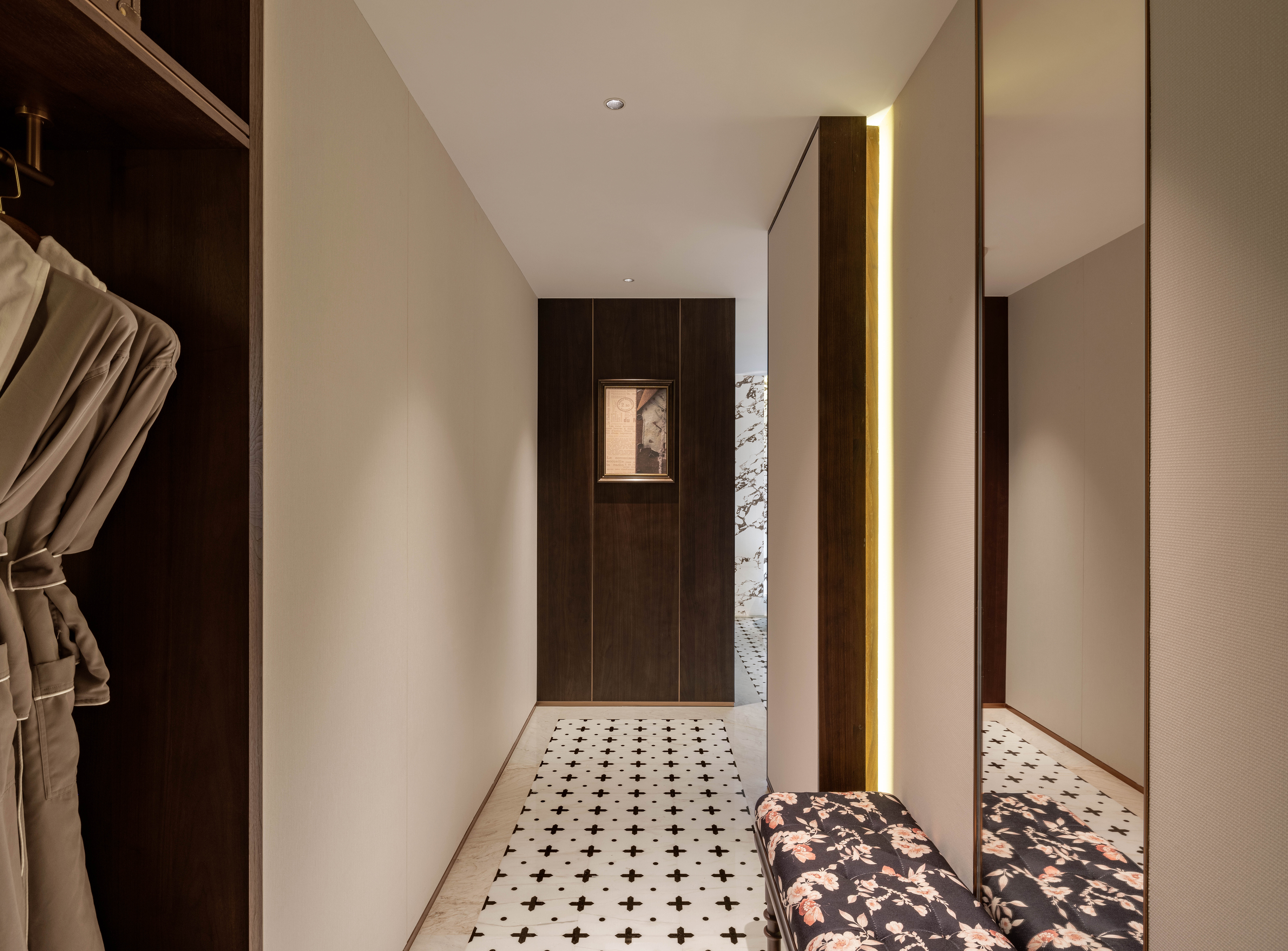 Republic Mansion Cloud Bath Tub Double Bed Room