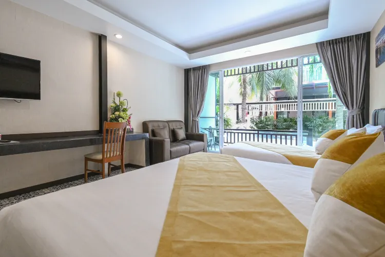 ดีลักซ์ ทริปเปิล พูล แอคเซส