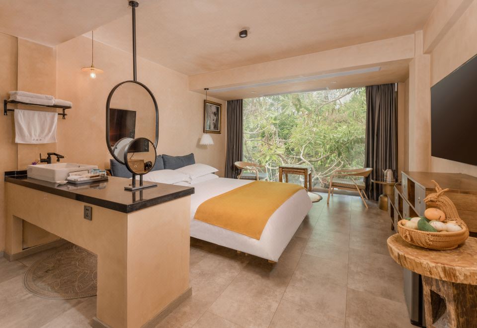 Yun Ju Rainforest View Wabi-Sabi Style Double Bed Room