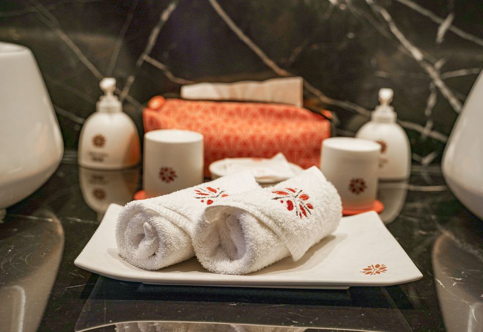 悦寢套房（獨立客卧·會客廳·圓形浴缸）