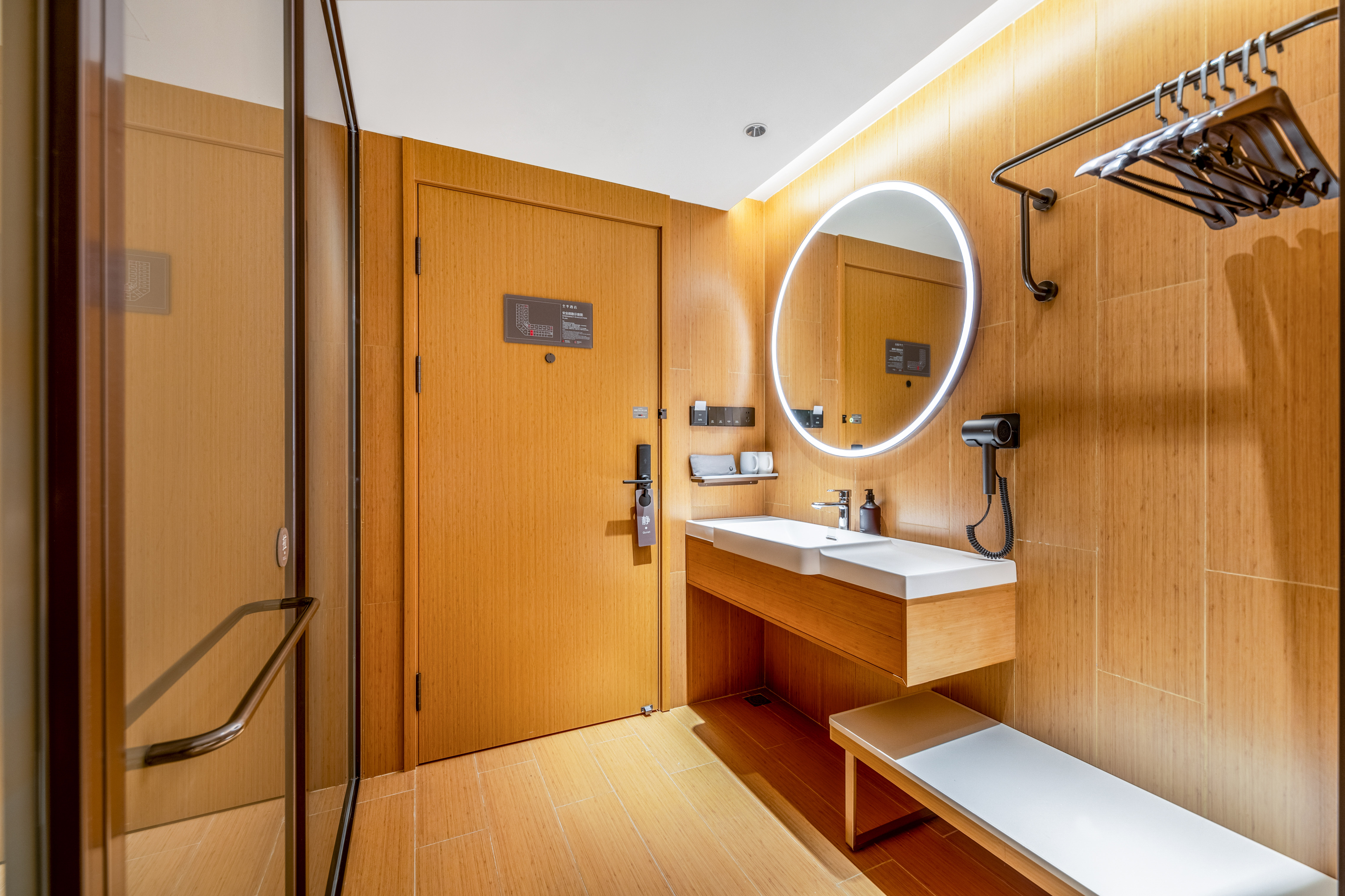 商务双床房（加湿器+65寸投屏电视+小冰箱+深睡枕）