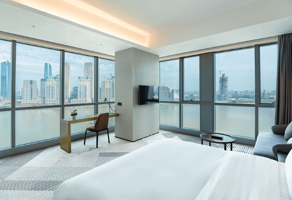 悦雅豪华江景大床房